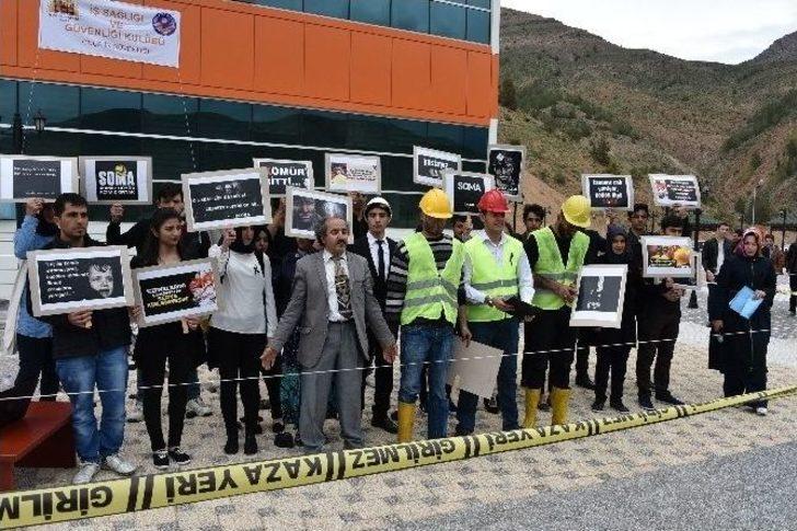 Gümüşhane’de Üniversite Öğrencileri Soma Maden Şehitlerini Andı G1