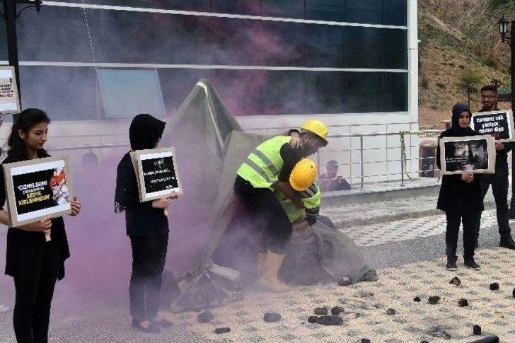 Gümüşhane’de Üniversite Öğrencileri Soma Maden Şehitlerini Andı G4