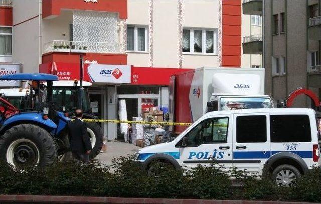 Çankırı’da Kargo Aracından Sızan Kimyasal Madde Korkuttu