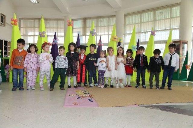 &Ccedil;ocuk Merkezinde Anneler G&uuml;n&uuml; Kutlaması 1