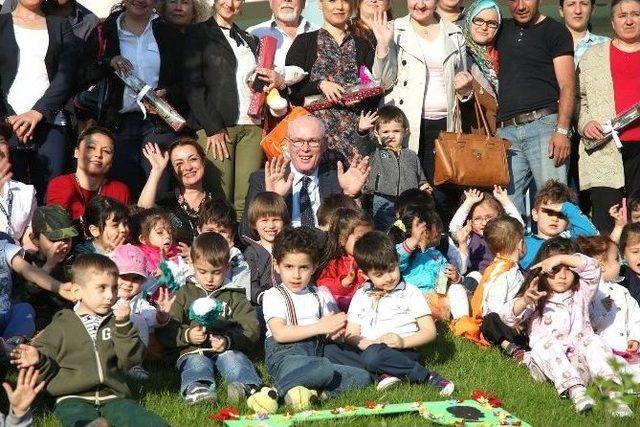 &Ccedil;ocuk Merkezinde Anneler G&uuml;n&uuml; Kutlaması 2