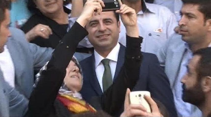 Demirtaş: Bir Daha Balkon Y&uuml;z&uuml; G&ouml;remeyeceksin