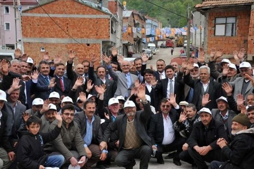 Beton Yola Kavuşan Tahnallılar, Başkan Yılmaz&rsquo;ı Başbakan Gibi Karşıladı