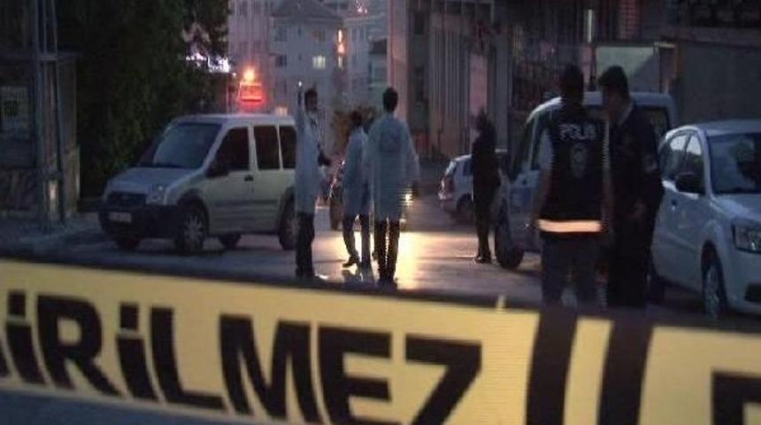 İmam Nikahlı Eşini Sokak Ortasında &Ouml;ld&uuml;rd&uuml;