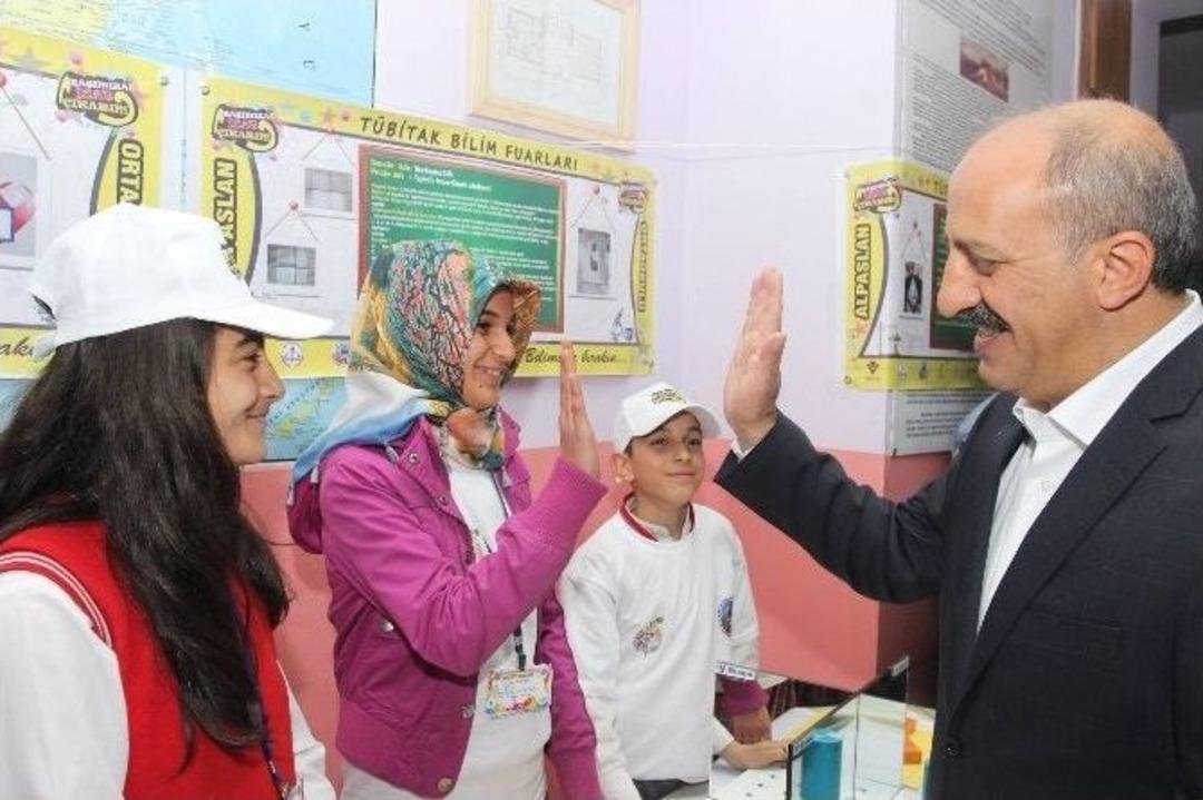 Atalay&rsquo;dan Geleceğin Bilim Adamlarına Ziyaret