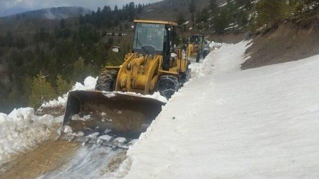 Erzurum’da Mayıs Ayında Karla Mücadele Devam Ediyor