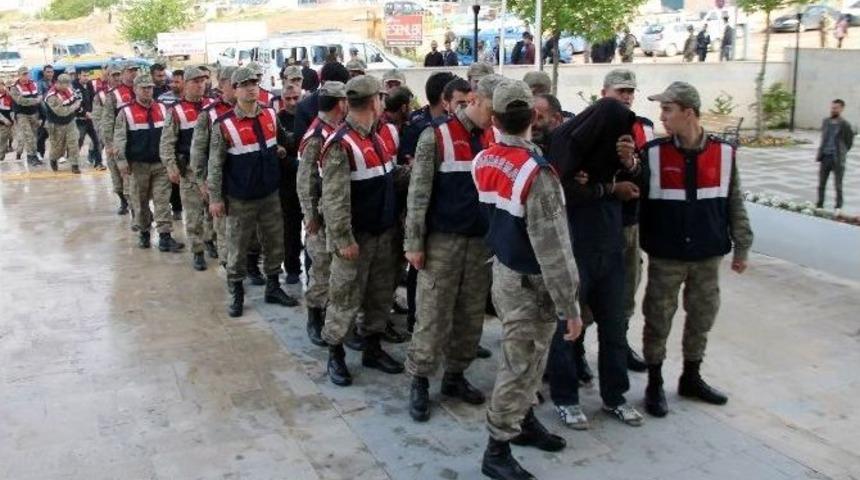 Elazığ&rsquo;da 20 Kişilik Hırsızlık &Ccedil;etesi Adliyeye Sevk Edildi