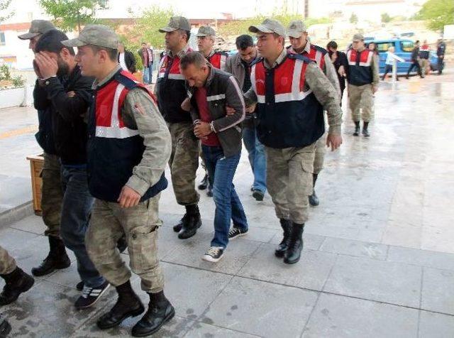 Elazığ’da 20 Kişilik Hırsızlık Çetesi Adliyeye Sevk Edildi