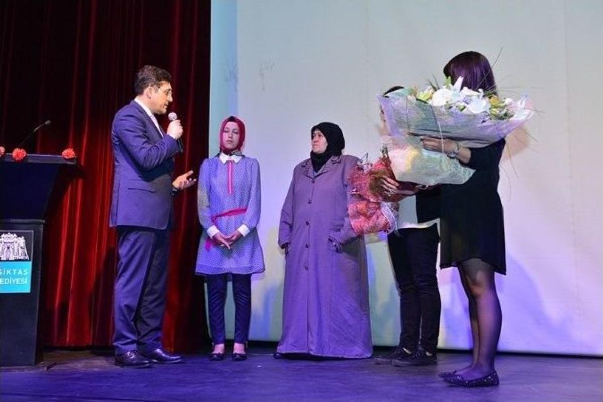 Somalı Annelere &lsquo;yılın Annesi&rsquo; &Ouml;d&uuml;l&uuml;