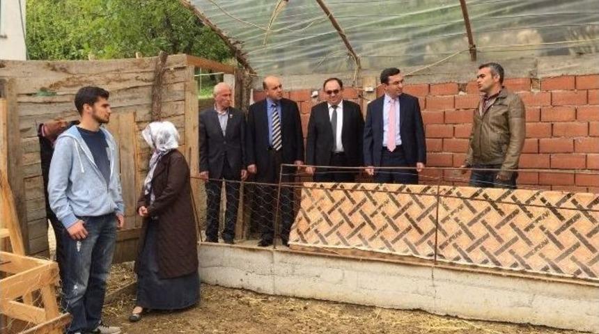 &Ccedil;aycuma Kaymakamı Serkan Ke&ccedil;eli &Ccedil;eşitli Tarımsal İşletmeleri Ziyaret Etti