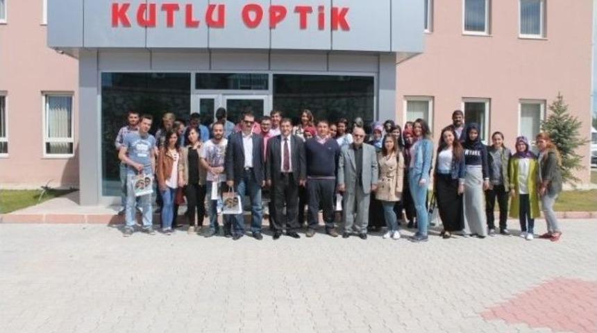 Geleceğin Optisyenleri G&ouml;zl&uuml;k Fabrikasını Ziyaret Etti