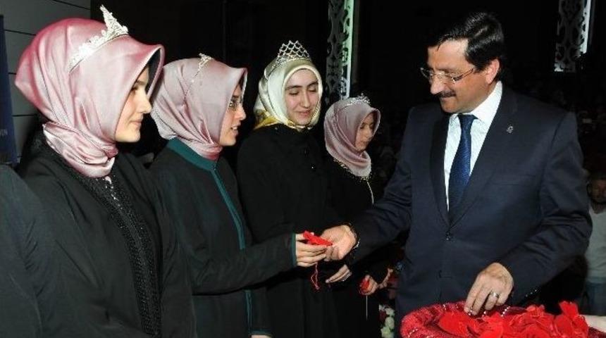 Hafizeler Kur&rsquo;an Nuruyla Ta&ccedil;landılar