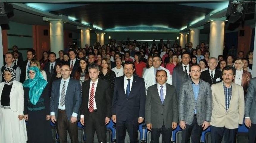 Başkan Ak Hemşireler G&uuml;n&uuml; Kutlamasına Katıldı