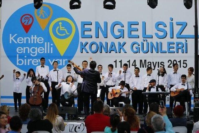 Down Sendromlu Ve Otizmli &Ccedil;ocuklar Engel Tanımadı 1