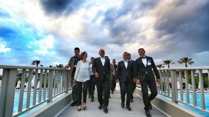 T&uuml;rk Ve Yunan Dışişleri Bakanlarından Barış Şarkısı