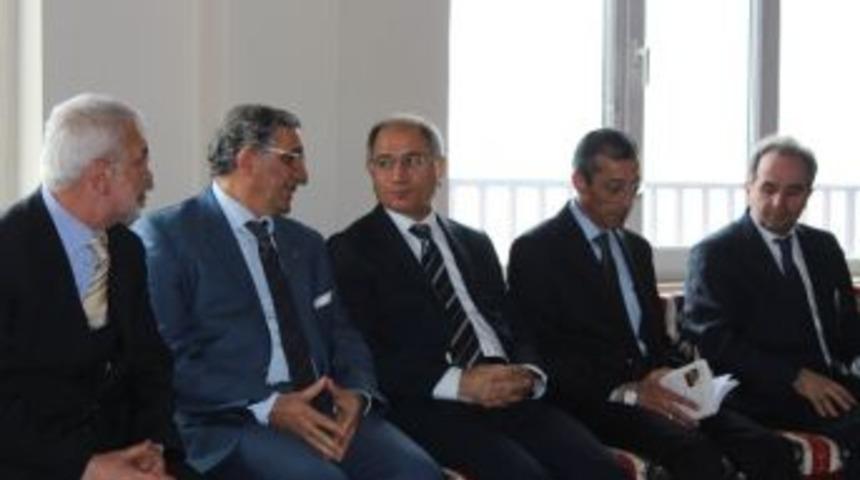 Efkan Ala G&uuml;neş Vakfı&rsquo;nı Ziyaret Etti