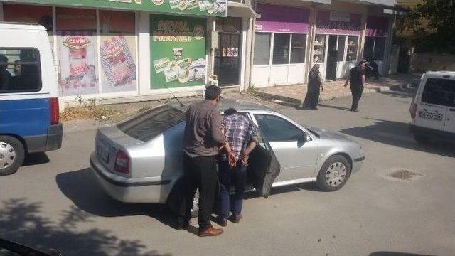 Polisten Kaçamadılar: Üç Gözaltı 1