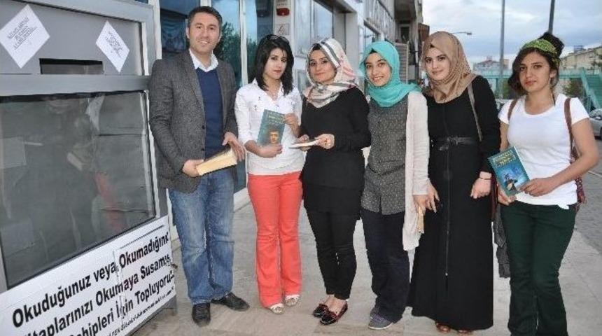 Muş&rsquo;ta &Uuml;niversiteli &Ouml;ğrenciler &lsquo;kitap Kumbara&rsquo; Kampanyası Başlattı
