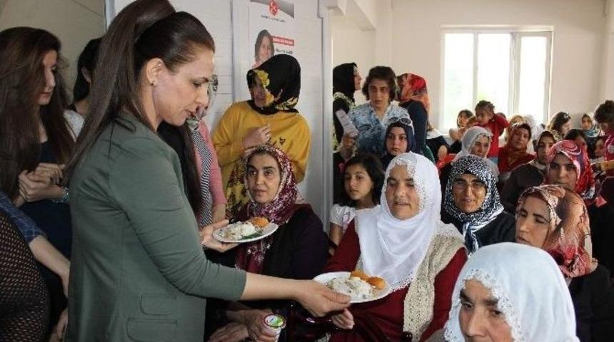 Mhp&rsquo;li Kadınlardan Pilav Etkinliği