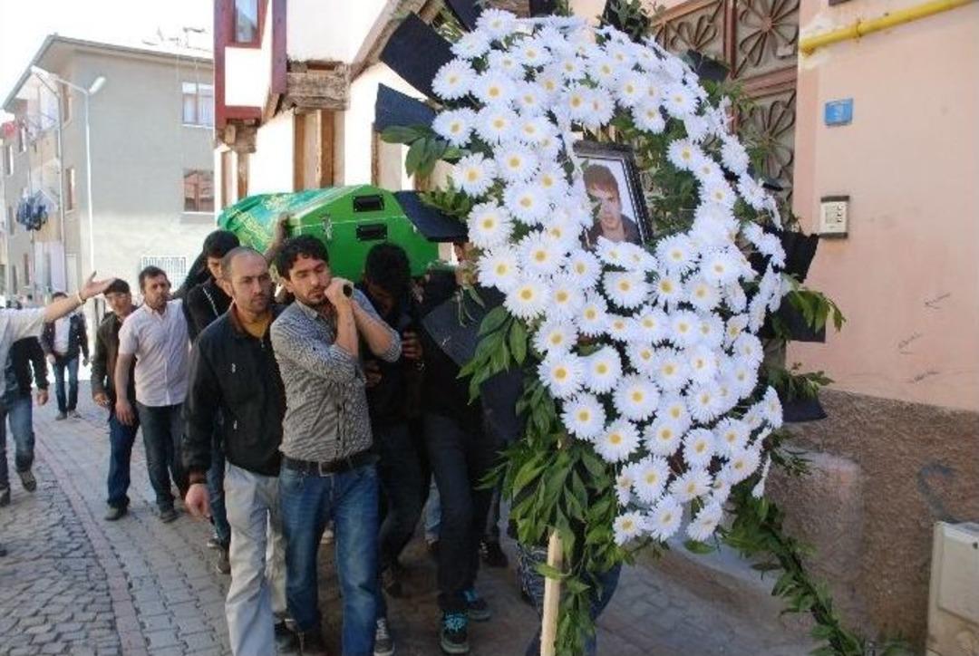 Afgan Anne Oğlunun D&uuml;ğ&uuml;n&uuml;ne Gelemedi, Cenazesine Gelebildi