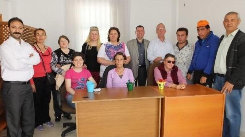 Burhaniye&rsquo;de Engellilere Siyaset&ccedil;i Ziyareti