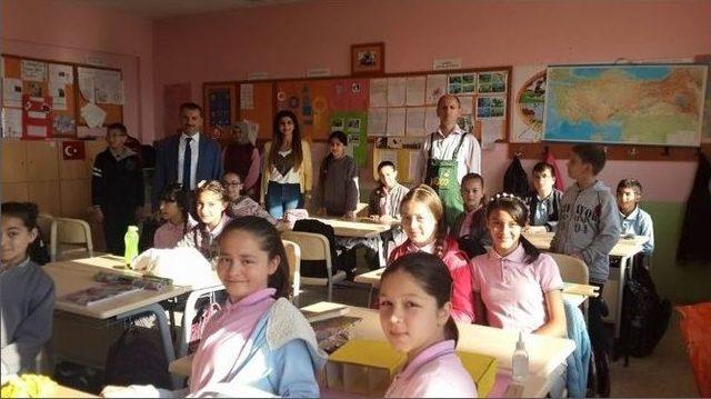 Bozüyük’te Sınıf Donatımları Devam Ediyor