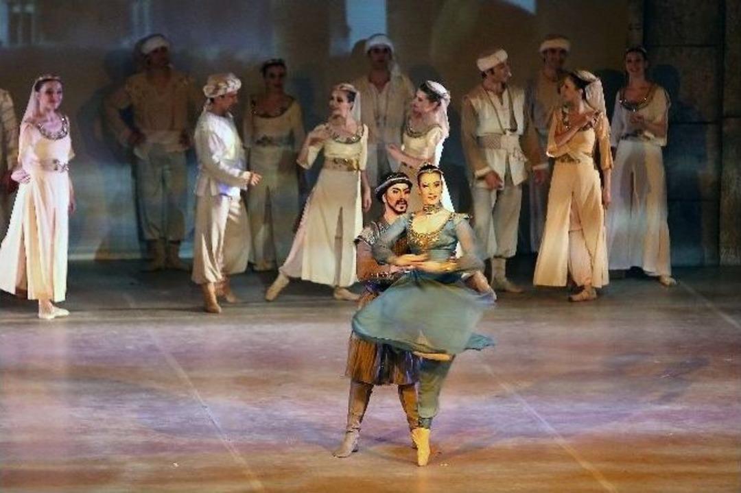 Opera-bale G&uuml;nleri&rsquo;nde &ldquo;piri Reis&rdquo; Balesi