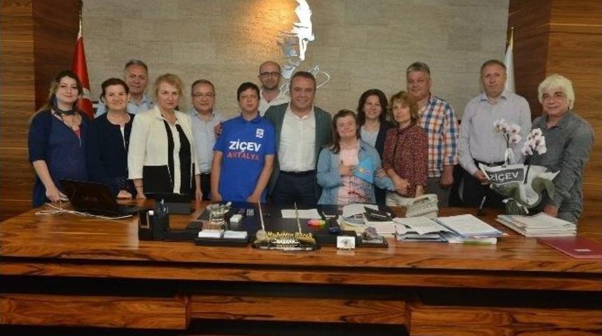 Başkan B&ouml;cek&rsquo;ten Zi&ccedil;ev&rsquo;e Destek S&ouml;z&uuml;