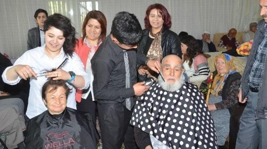 Huzurevi Sakinlerine Kişisel Bakım Yapıldı