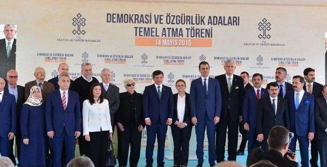 Bakan Güllüce, Demokrasi Ve Özgürlük Adaları’nın Temel Atma Törenine Katıldı