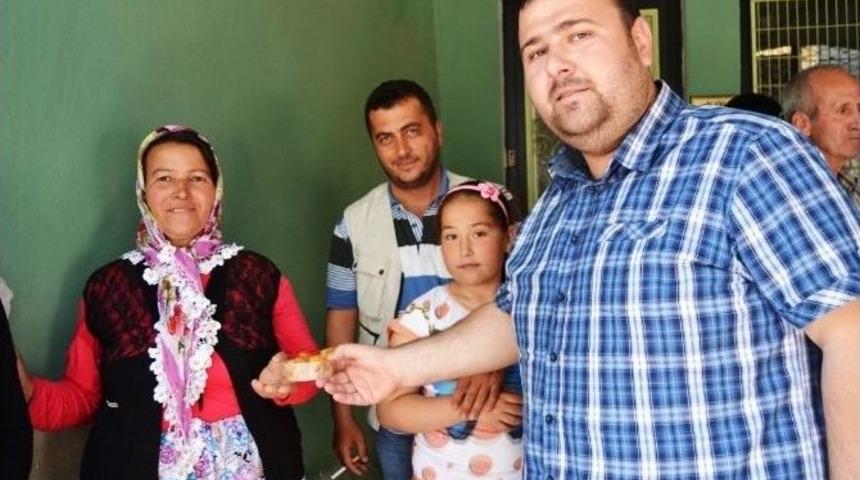 Ayvalık&rsquo;ta &Ccedil;ift&ccedil;iler G&uuml;n&uuml; Nedeniyle Ziraat Odasından Lokma Hayrı
