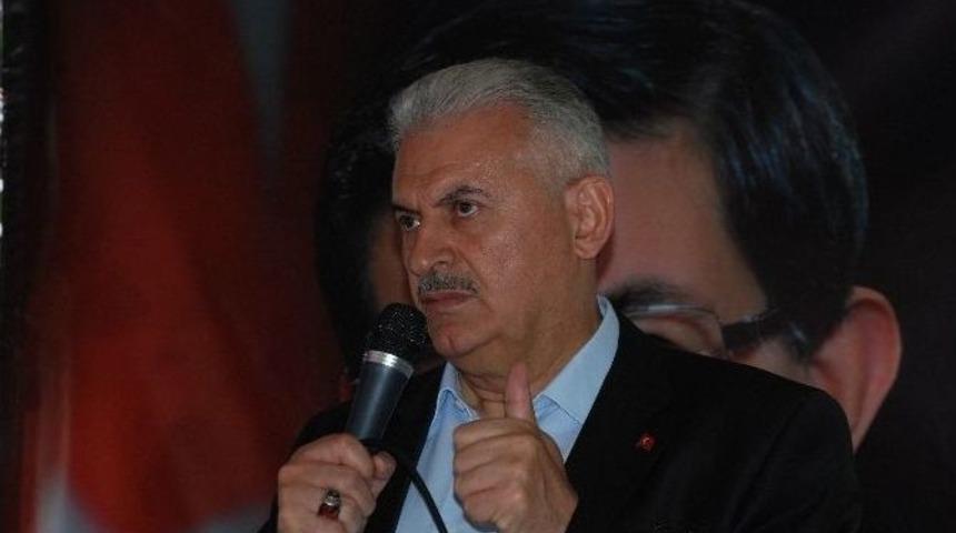 Binali Yıldırım, Aliağa&rsquo;da Partililerle Buluştu