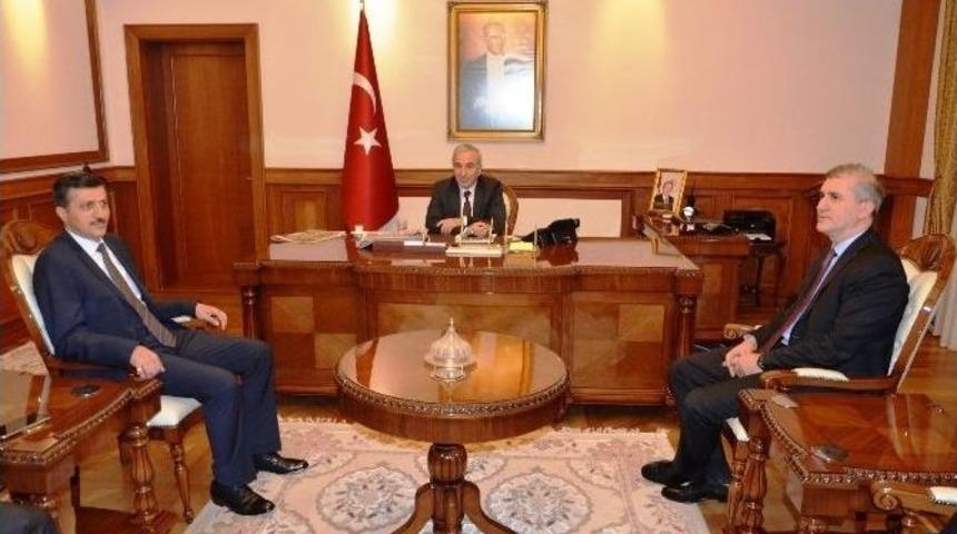 M&uuml;steşar Prof. Dr. Ey&uuml;p G&uuml;m&uuml;ş, Vali Kam&ccedil;ı&rsquo;yı Ziyaret Etti