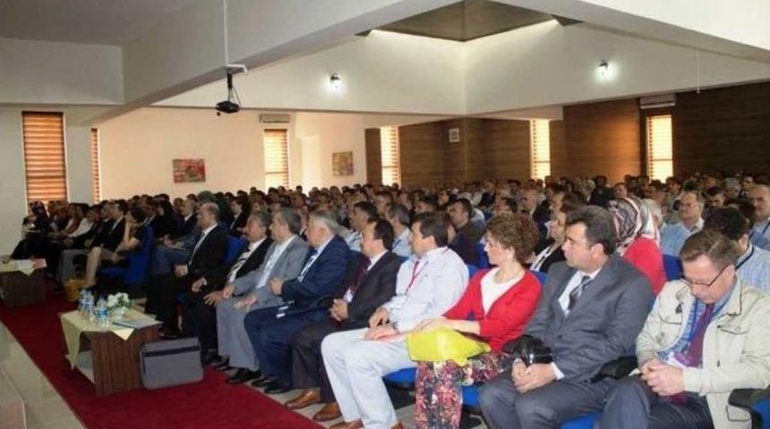 Meb&rsquo;in Eğitim Y&ouml;netimi Seminerleri S&uuml;r&uuml;yor