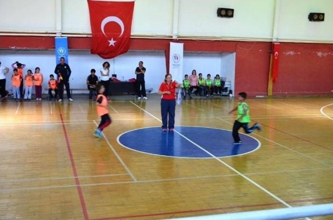 G&ouml;me&ccedil;&rsquo;te Geleneksel &Ccedil;ocuk Oyunları Şenliğinde Dereceye Girenler Belirlendi