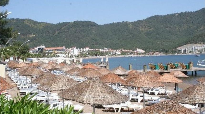 Marmaris Sahilleri Cıvıl Cıvıl