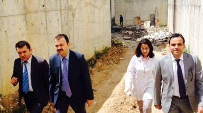 Dr. &Ouml;zt&uuml;rk, Yeni Ara&ccedil; Devlet Hastanesini Ziyaret Etti