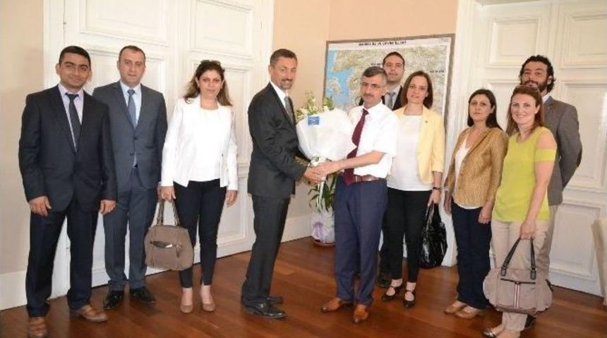 29. B&ouml;lge Manisa Eczacılar Odası Vali Bektaş&rsquo;ı Ziyaret Etti