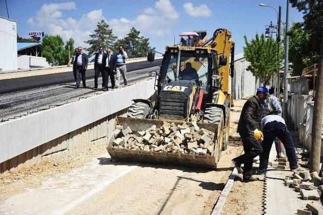 Karaman Belediyesi Üst Geçidi Asfaltlıyor