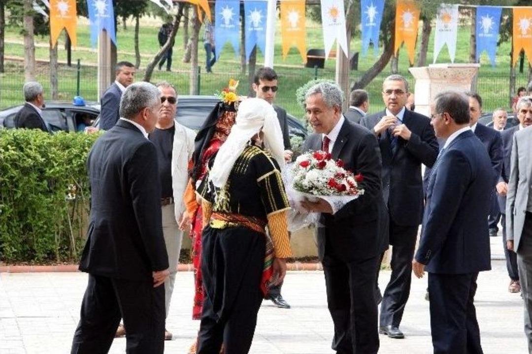 Başbakan Yardımcısı B&uuml;lent Arın&ccedil;: