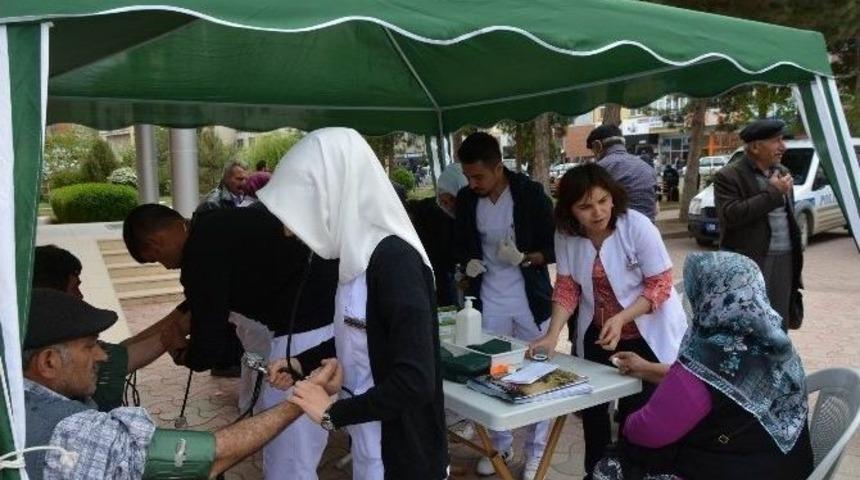 Suşehri&rsquo;nde &Ouml;ğrenciler Sağlık Taraması Yaptı