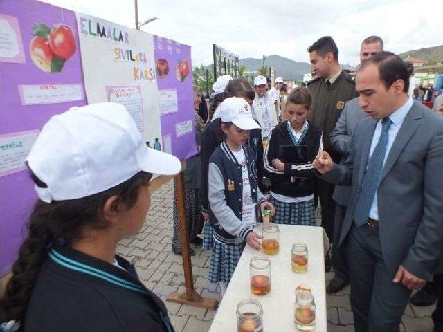 Ulukışla Hasangazi Ortaokulunda Tübitak Bilim Fuarı Açıldı