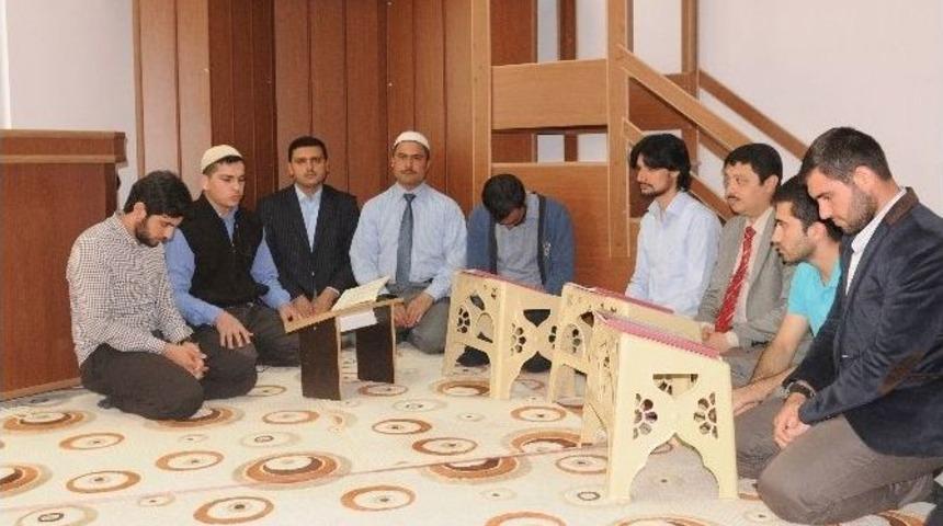 &Uuml;niversitede Ahmet &Ouml;mer Yıldız Anısına Mevlid Okundu