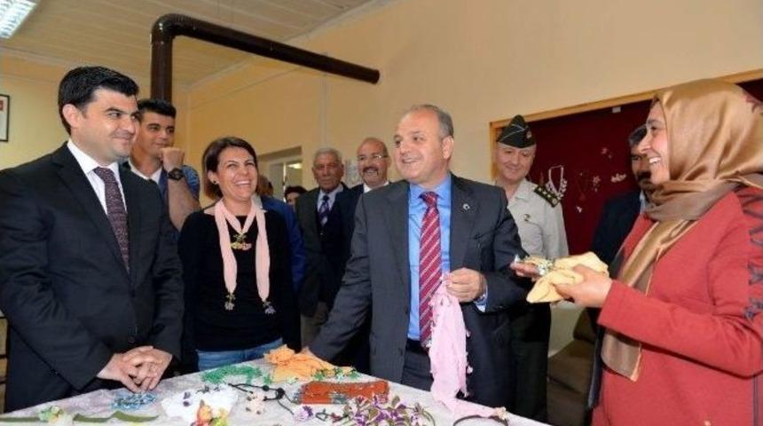 Vali &Ccedil;akacak &Ccedil;amlıyayla&rsquo;da İncelemelerde Bulundu