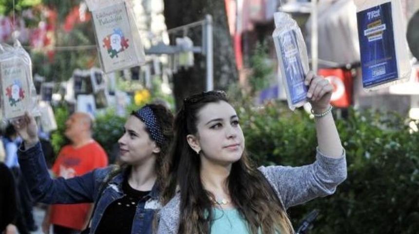 Kocaeli'nin 12 Il&ccedil;esinde Ağa&ccedil;lar Kitap A&ccedil;tı