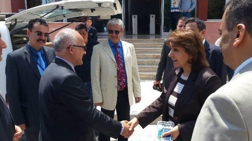 Mhp Adayı G&ouml;nen &Uuml;niversiteli Gen&ccedil;lerle Buluştu