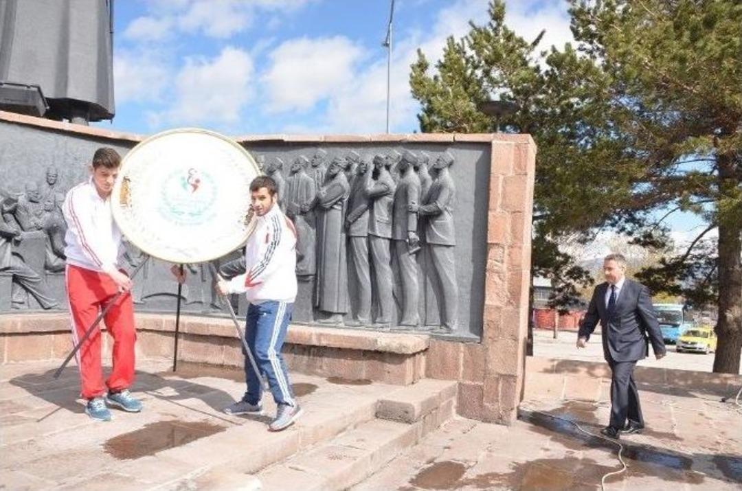 Gen&ccedil;lik Haftası Kutlamaları Başladı