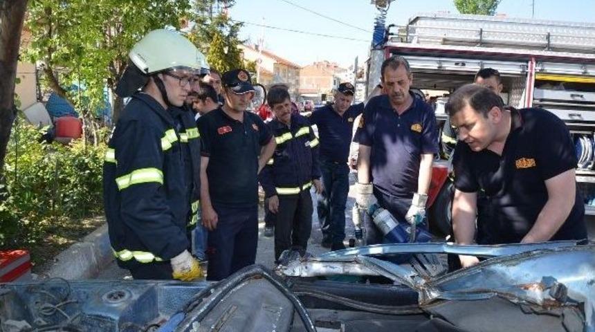 İtfaiyecilerden Hurda Ara&ccedil; &Uuml;zerinde Eğitim Ve Tatbikat