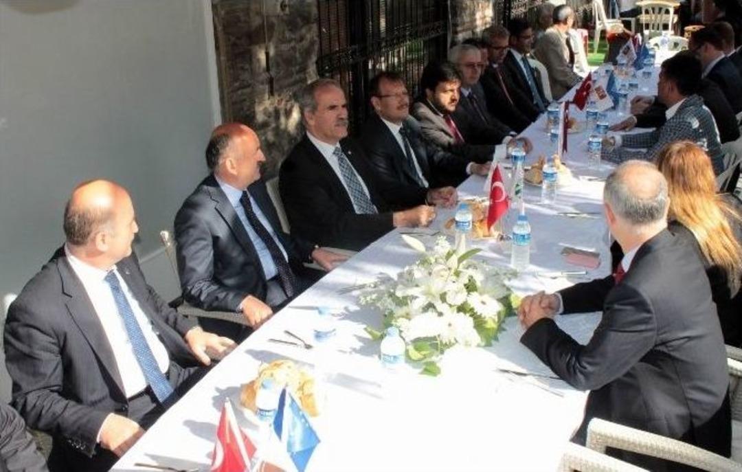 Sağlık Bakanı Mehmet M&uuml;ezzinoğlu&rsquo;ndan Muhalefete Vaat Eleştirisi: