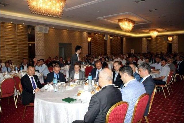 &Uuml;n&uuml;var, Muhtarlarla Buluştu 1